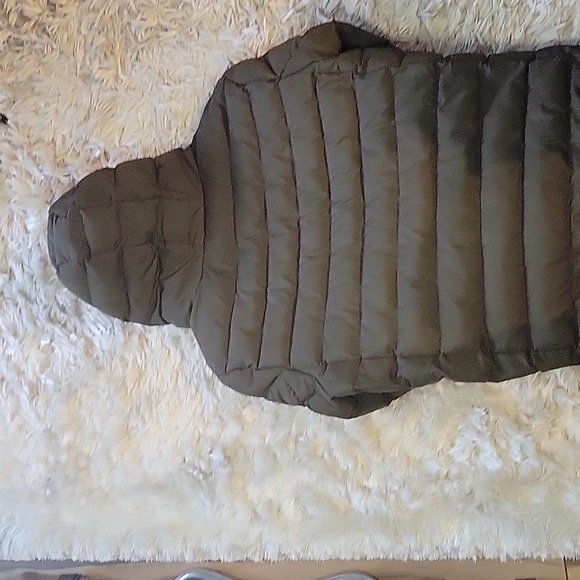 Men French Connection (L) Hooded Puffer, Olive Green in perfect condition. - Picture 4 of 5